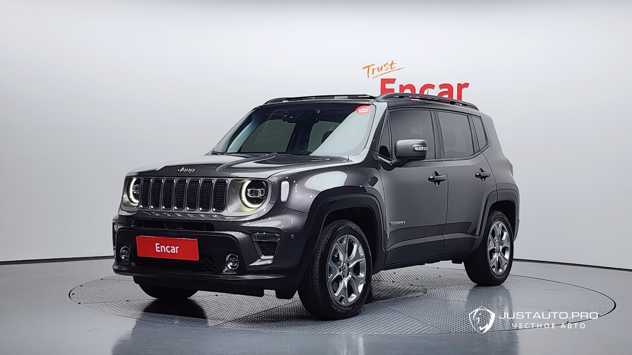 Автомобиль Jeep Renegade