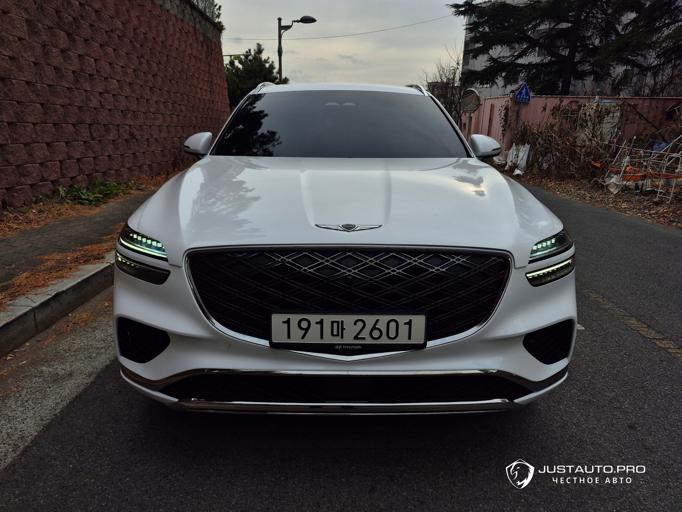 Автомобиль Genesis GV70