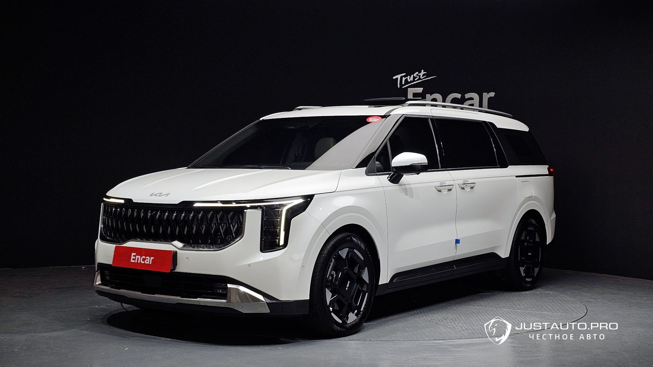 Автомобиль Kia Canival