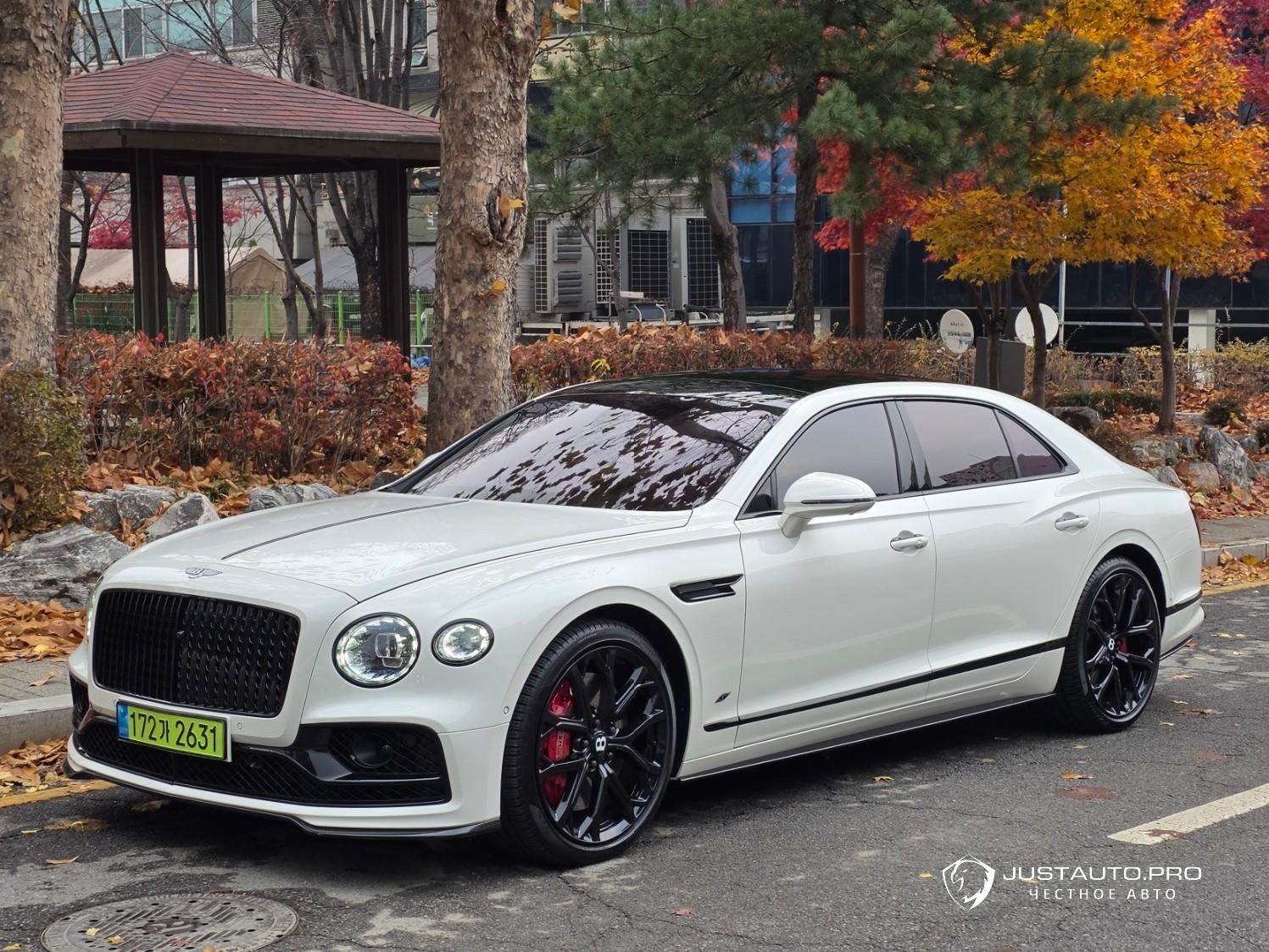 Автомобиль Bentley Flying Spur