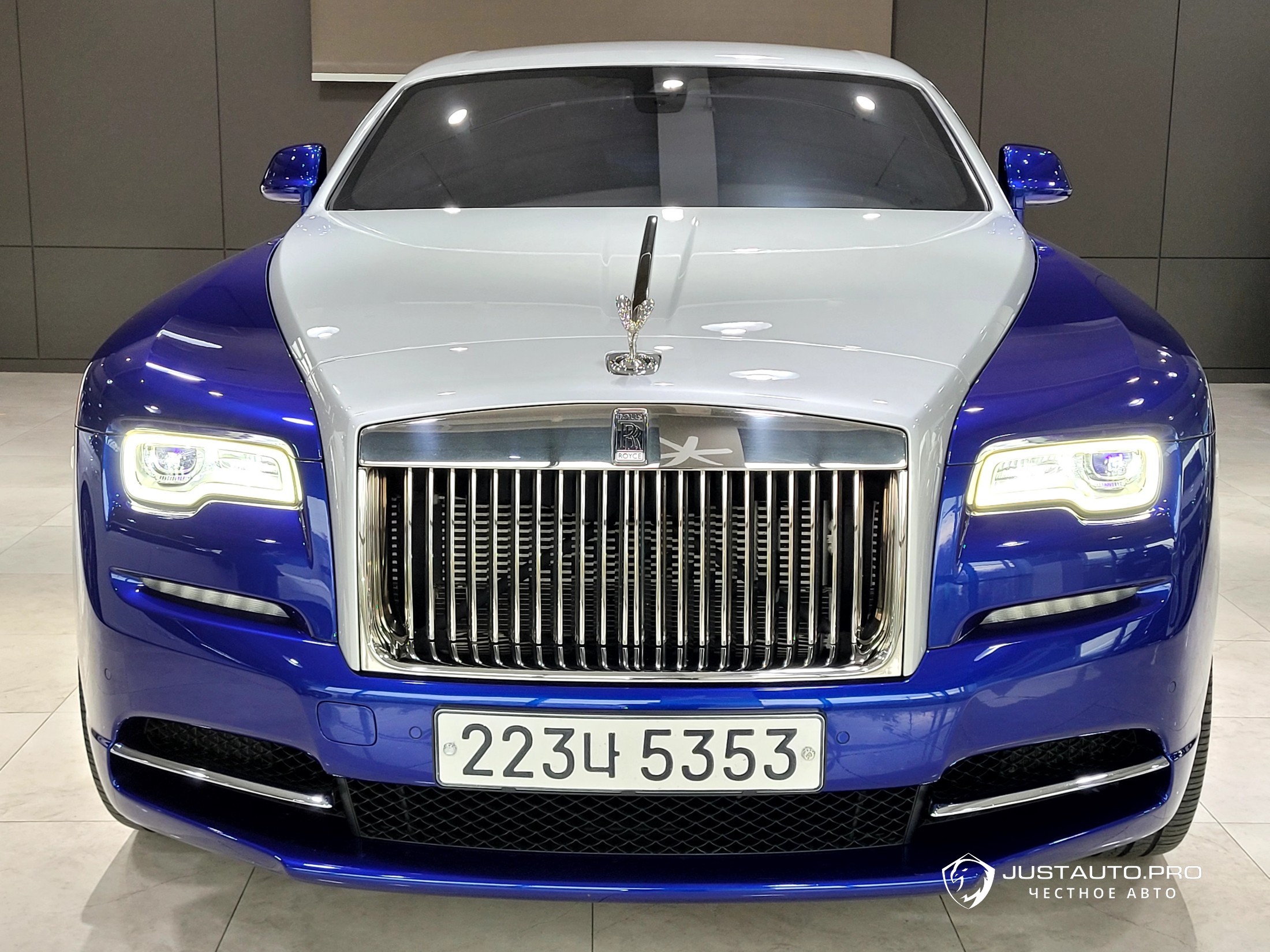 Автомобиль Rolls-Royce Wraith