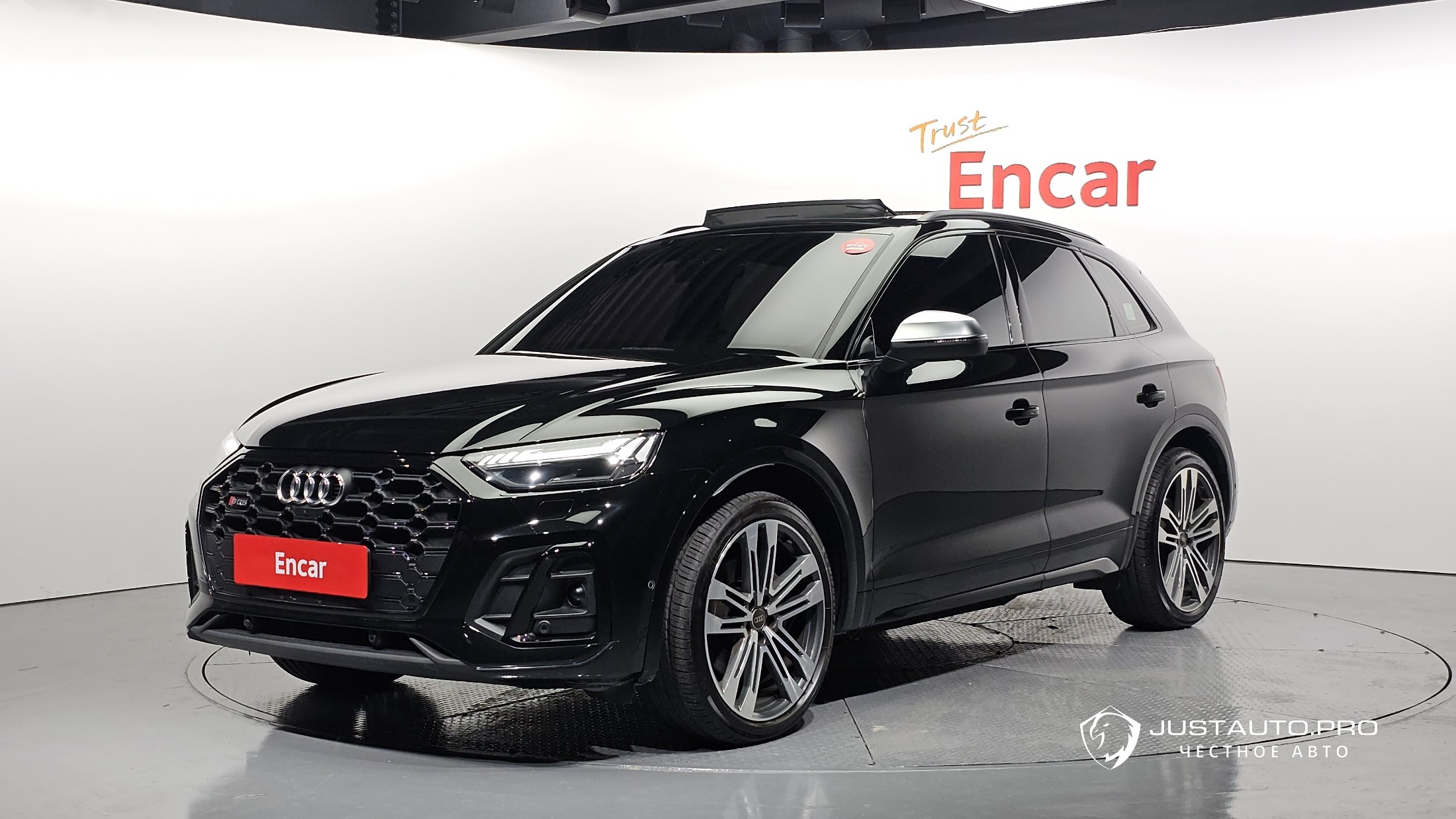 Автомобиль Audi SQ5