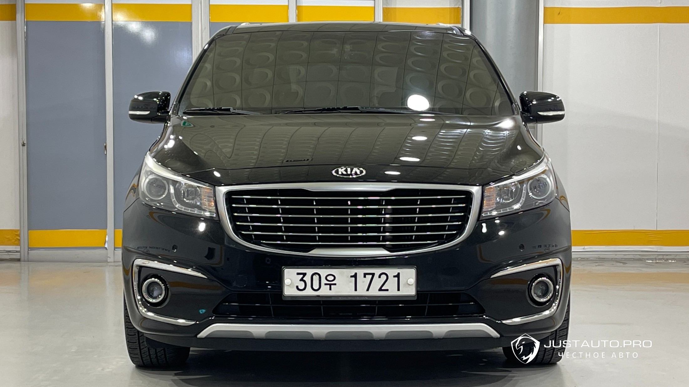 Автомобиль Kia Canival