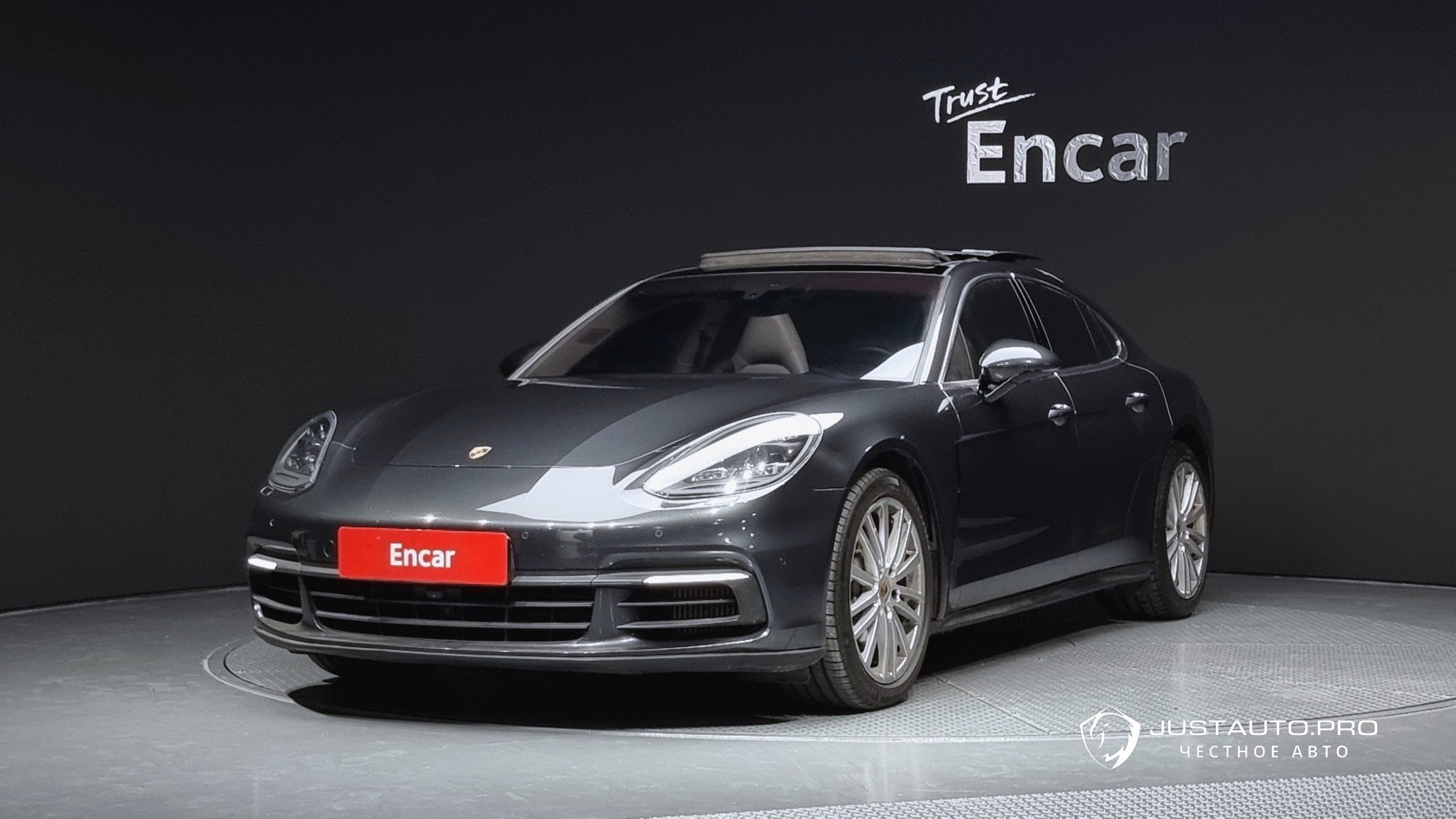 Автомобиль Porsche Panamera