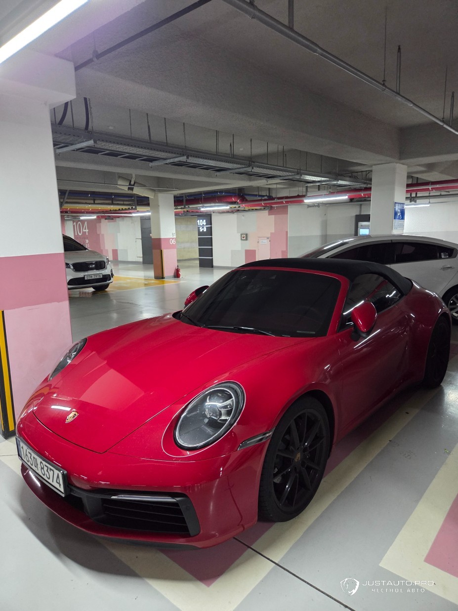 Автомобиль Porsche 911
