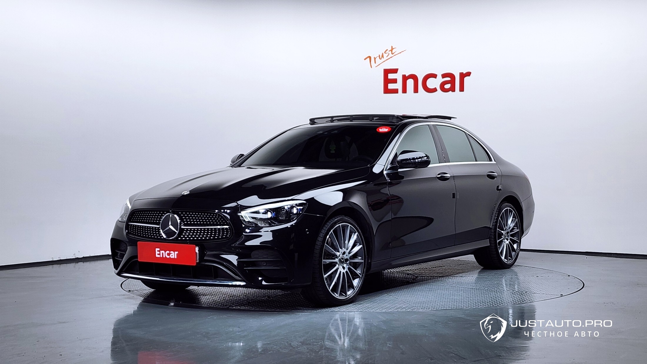 Автомобиль Mercedes-Benz E-Class