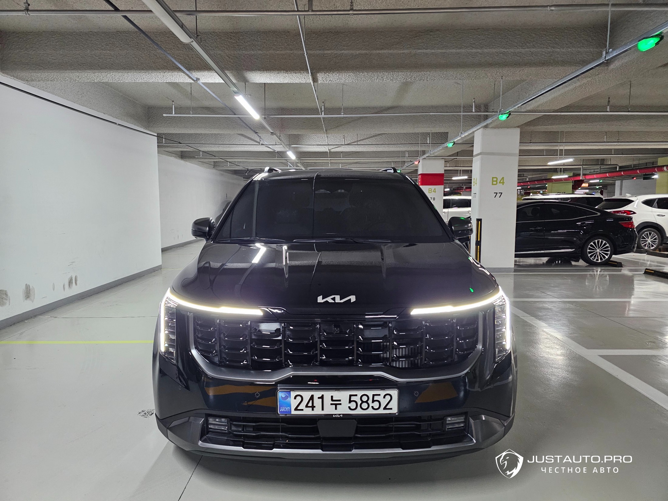 Автомобиль Kia Canival