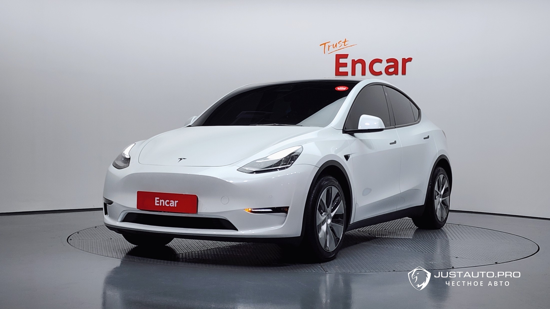 Автомобиль Tesla Model Y