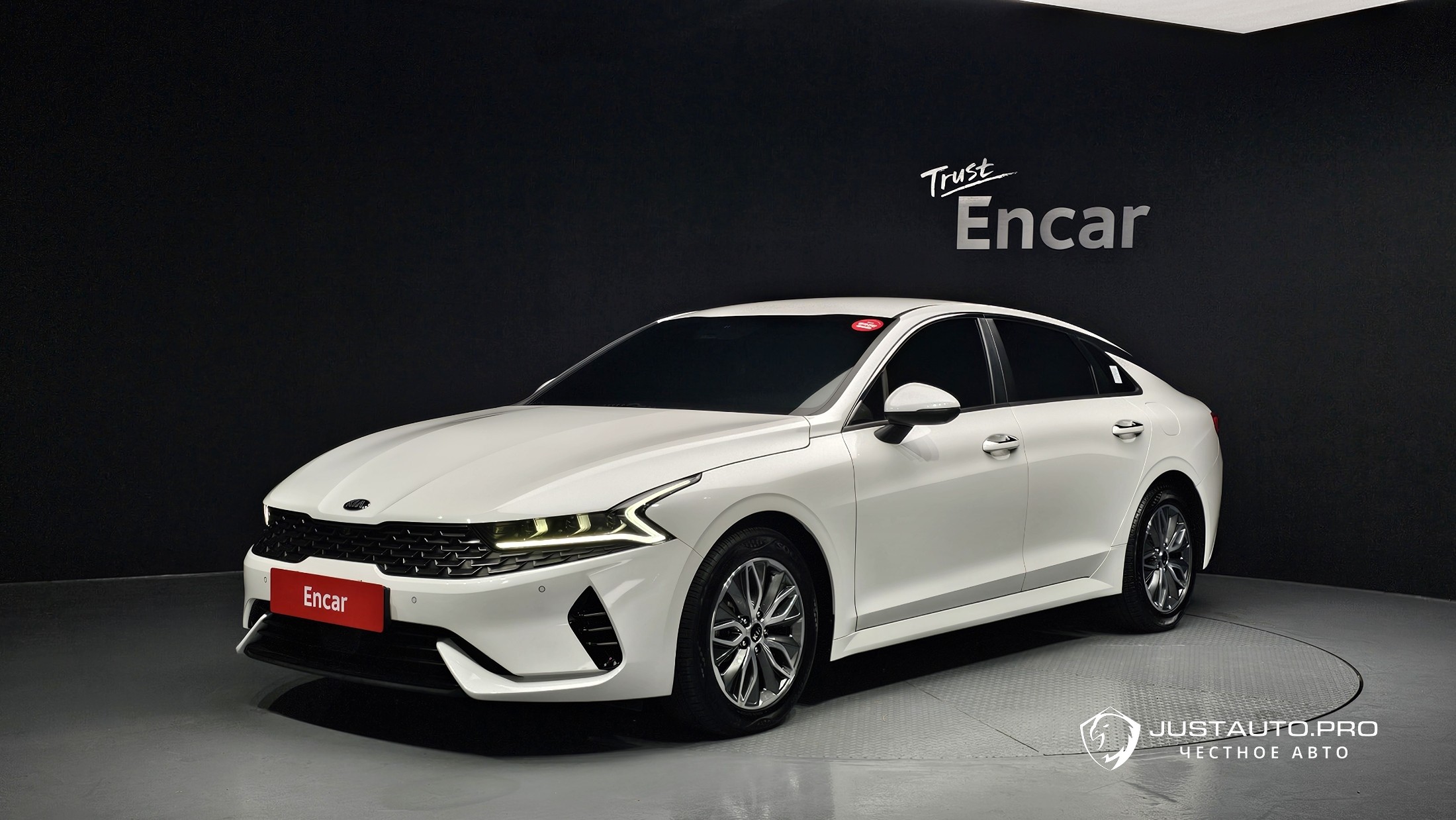 Автомобиль Kia K5