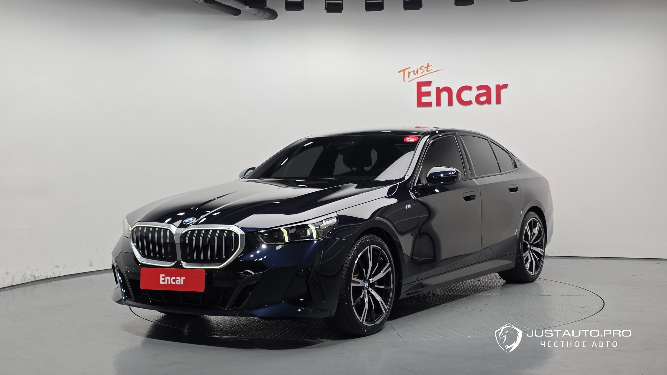 Автомобиль BMW 5-Series