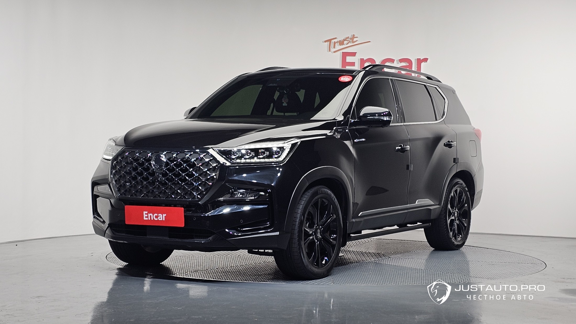 Автомобиль KG_Mobility_Ssangyong Rexton