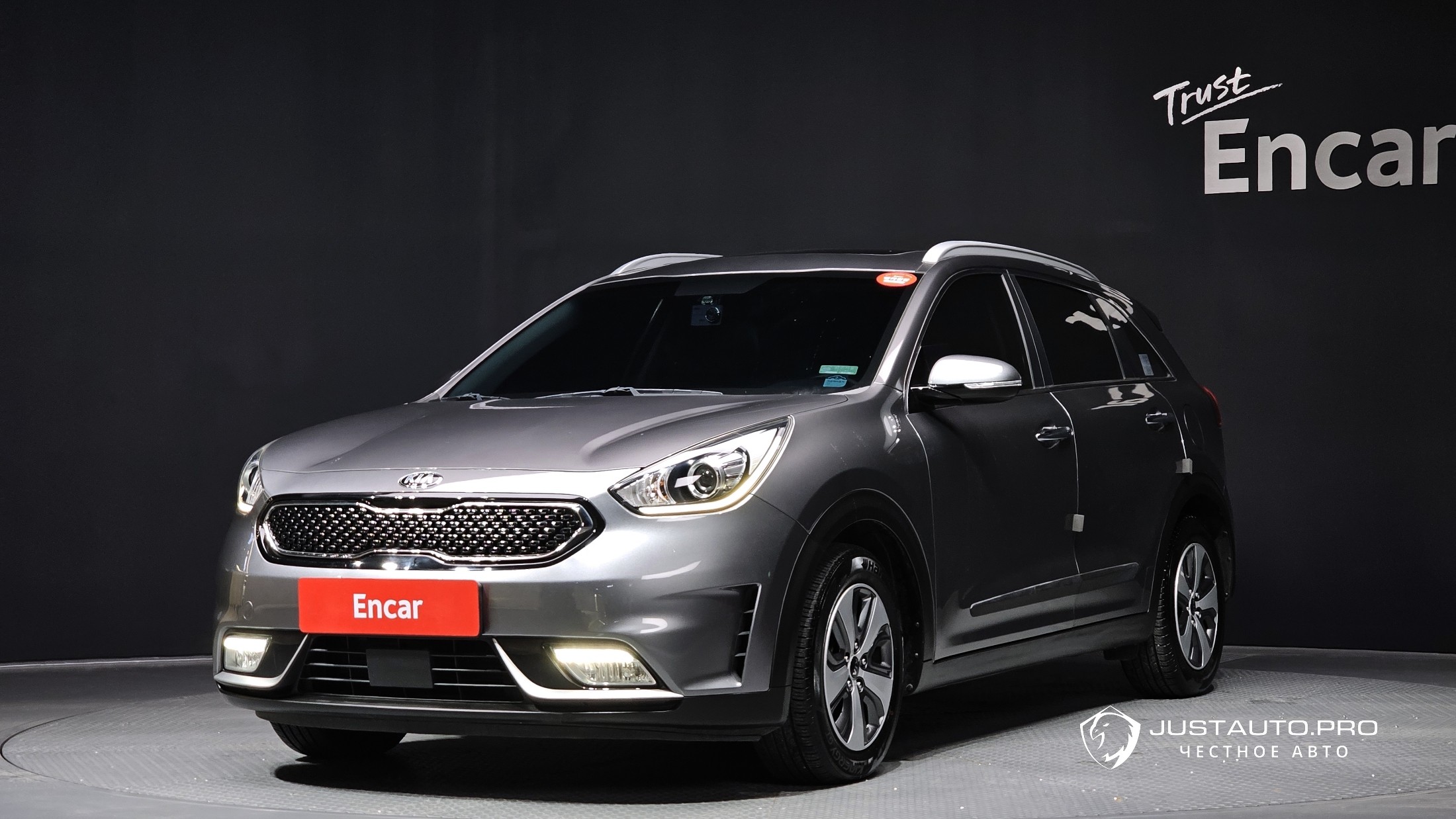 Автомобиль Kia Niro