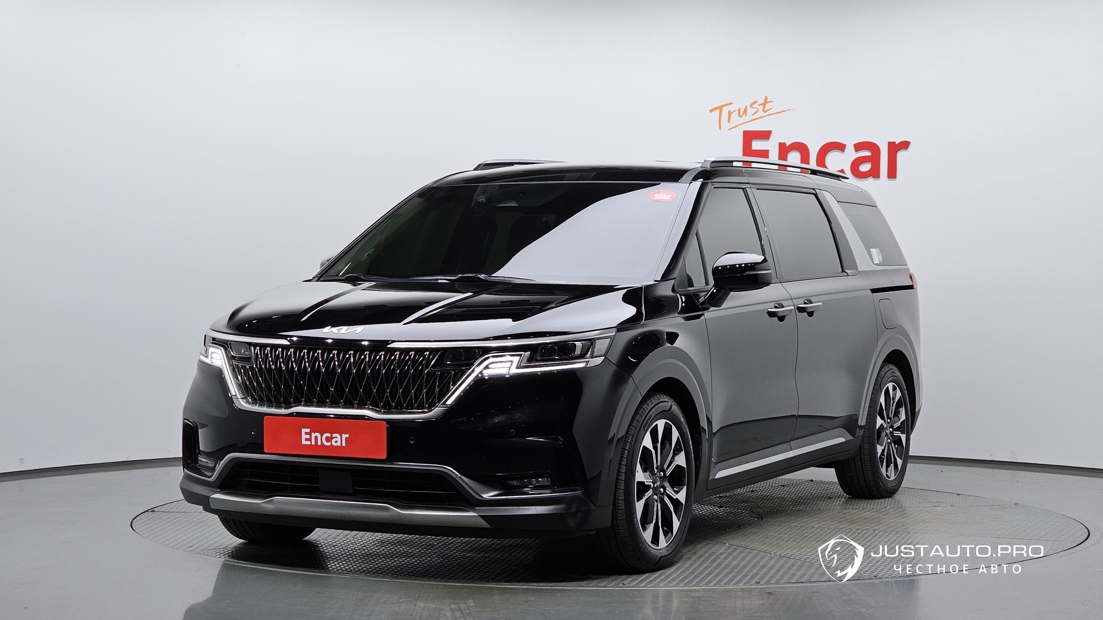 Автомобиль Kia Canival