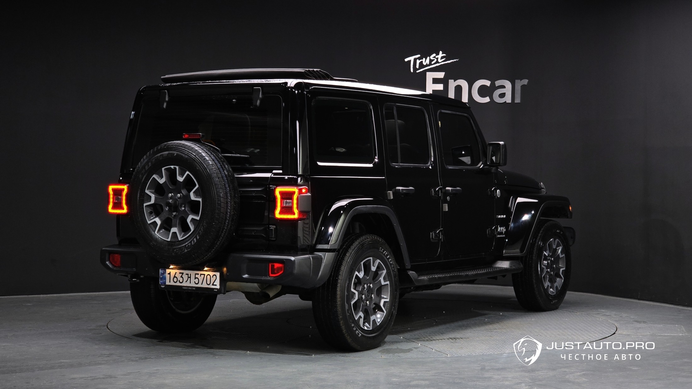 Автомобиль Jeep Wrangler