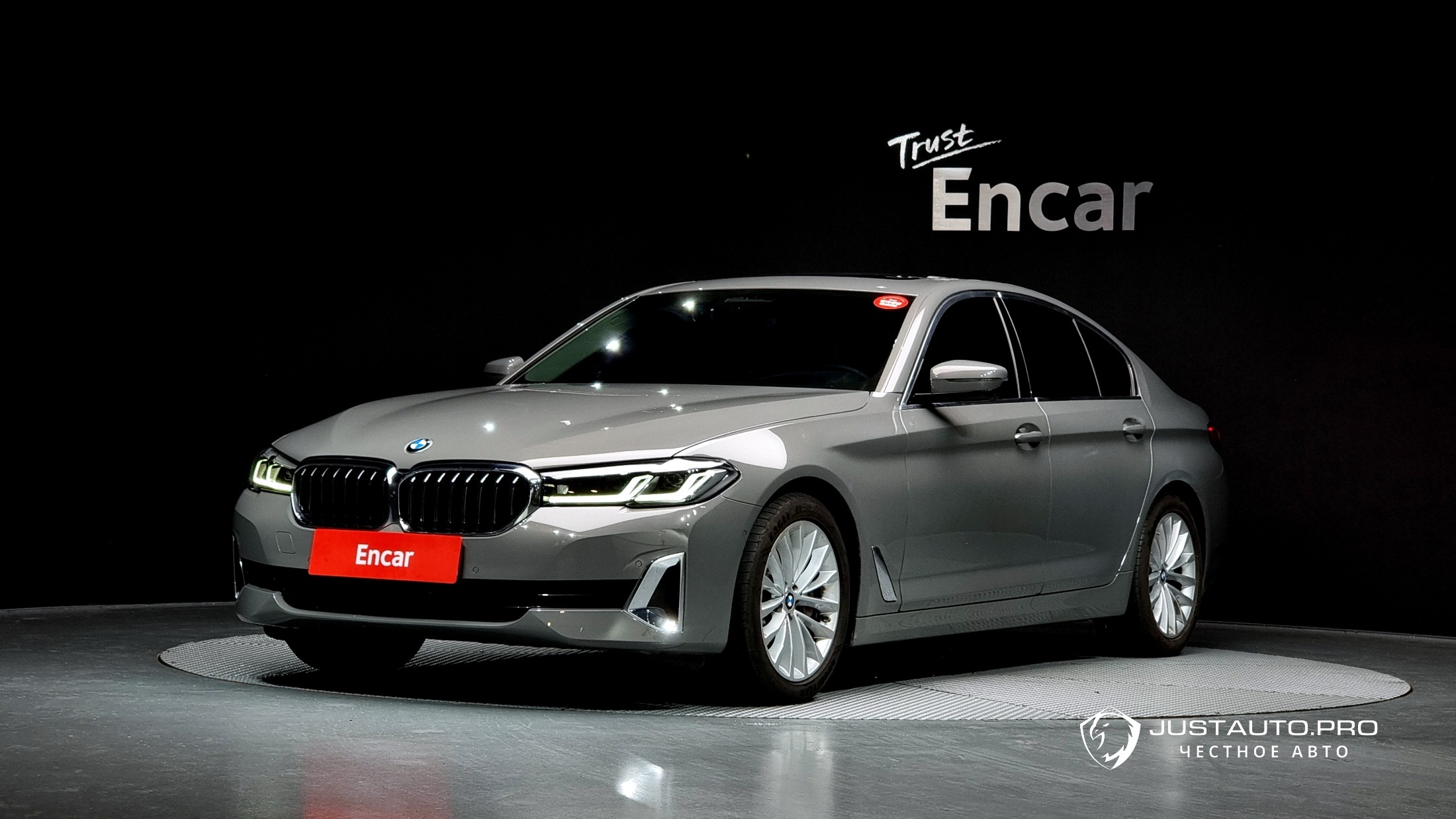 Автомобиль BMW 5-Series