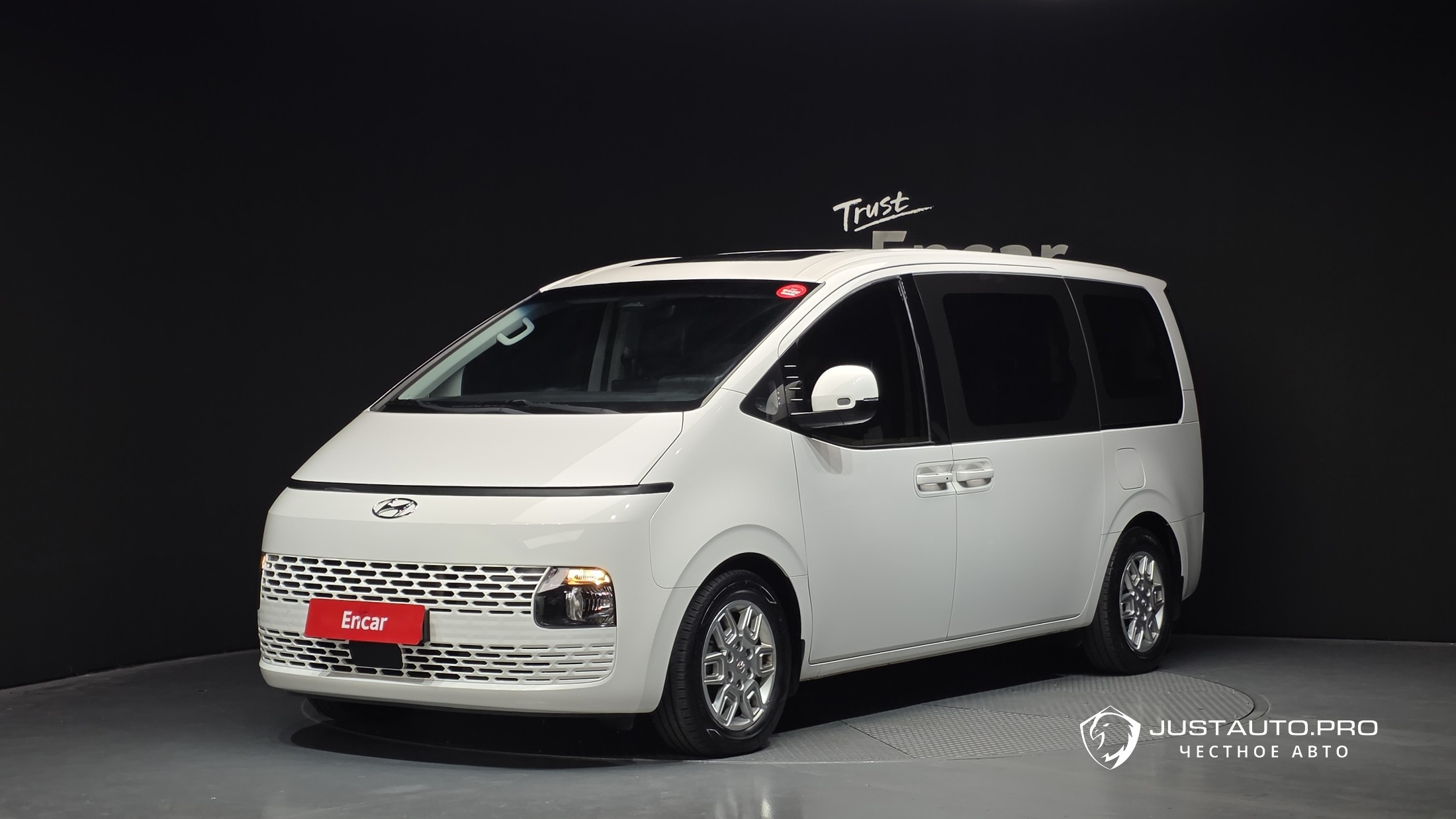 Автомобиль Hyundai Staria