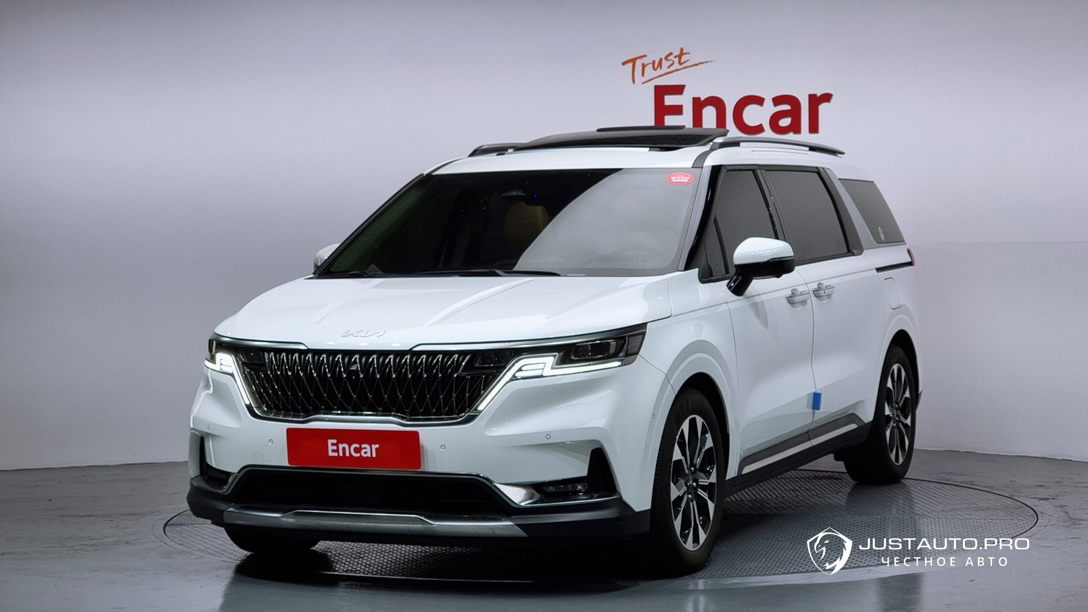 Автомобиль Kia Canival