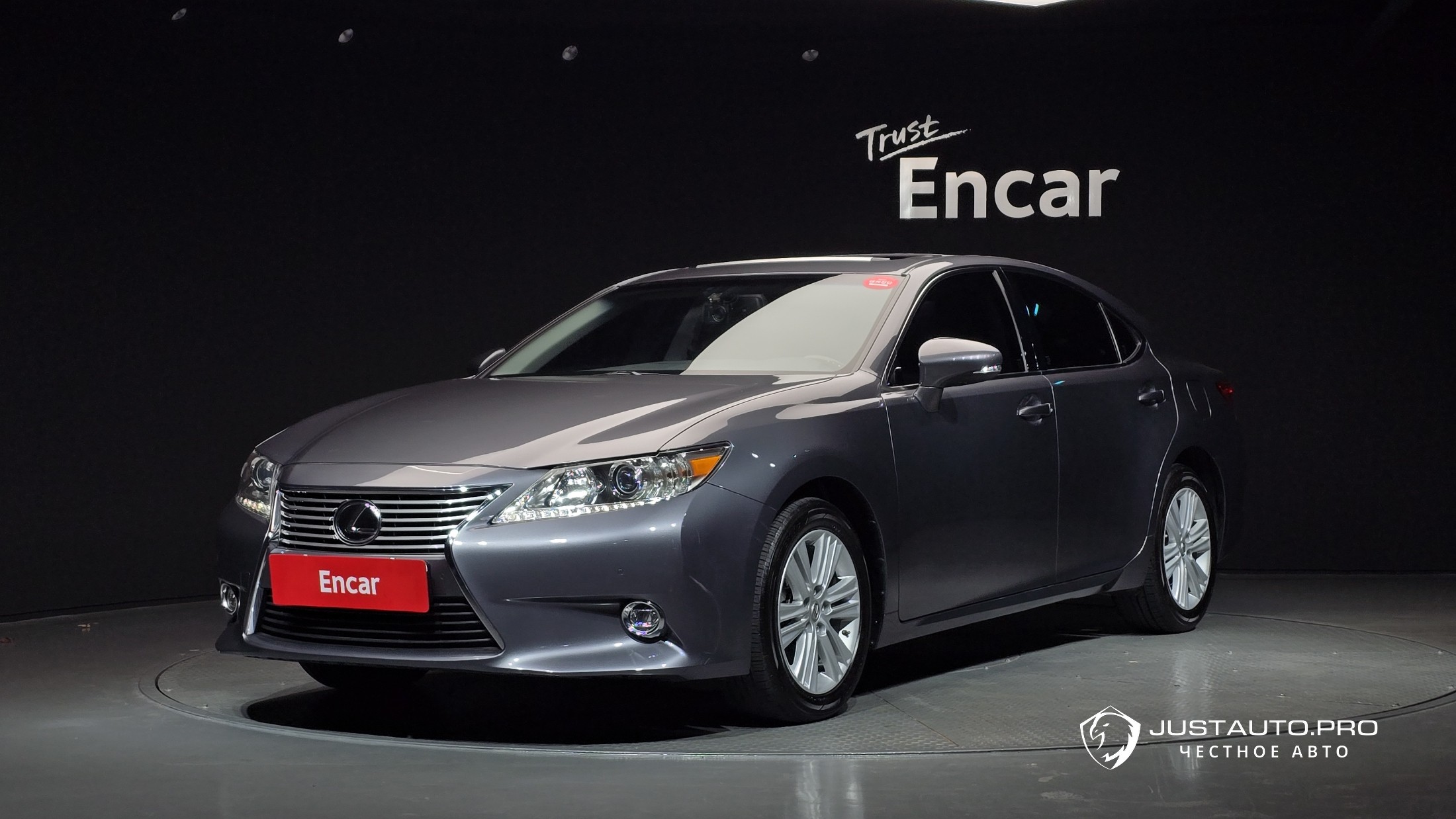 Автомобиль Lexus ES