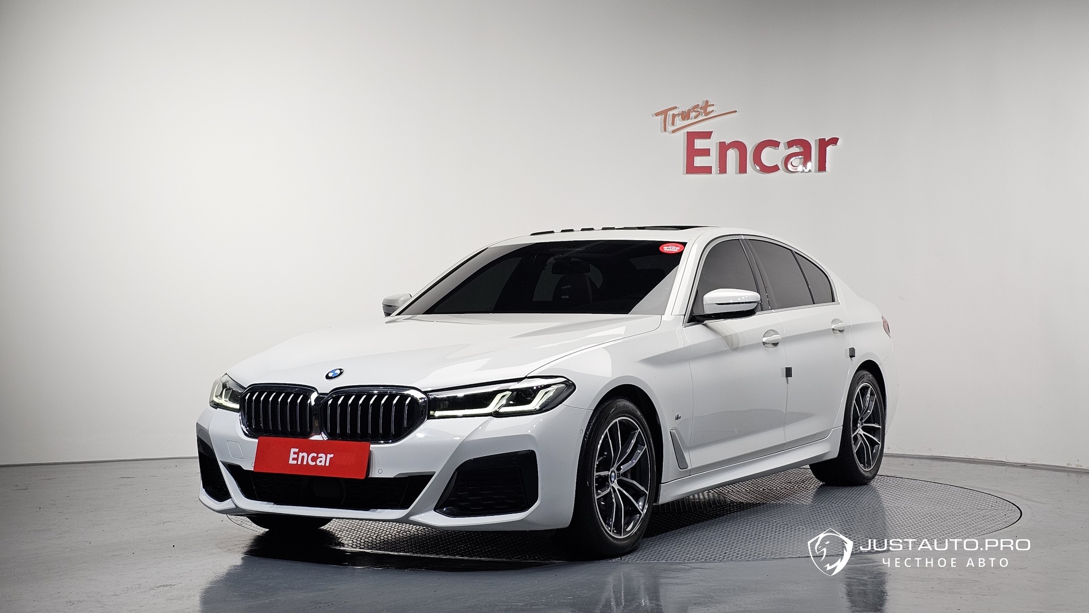 Автомобиль BMW 5-Series