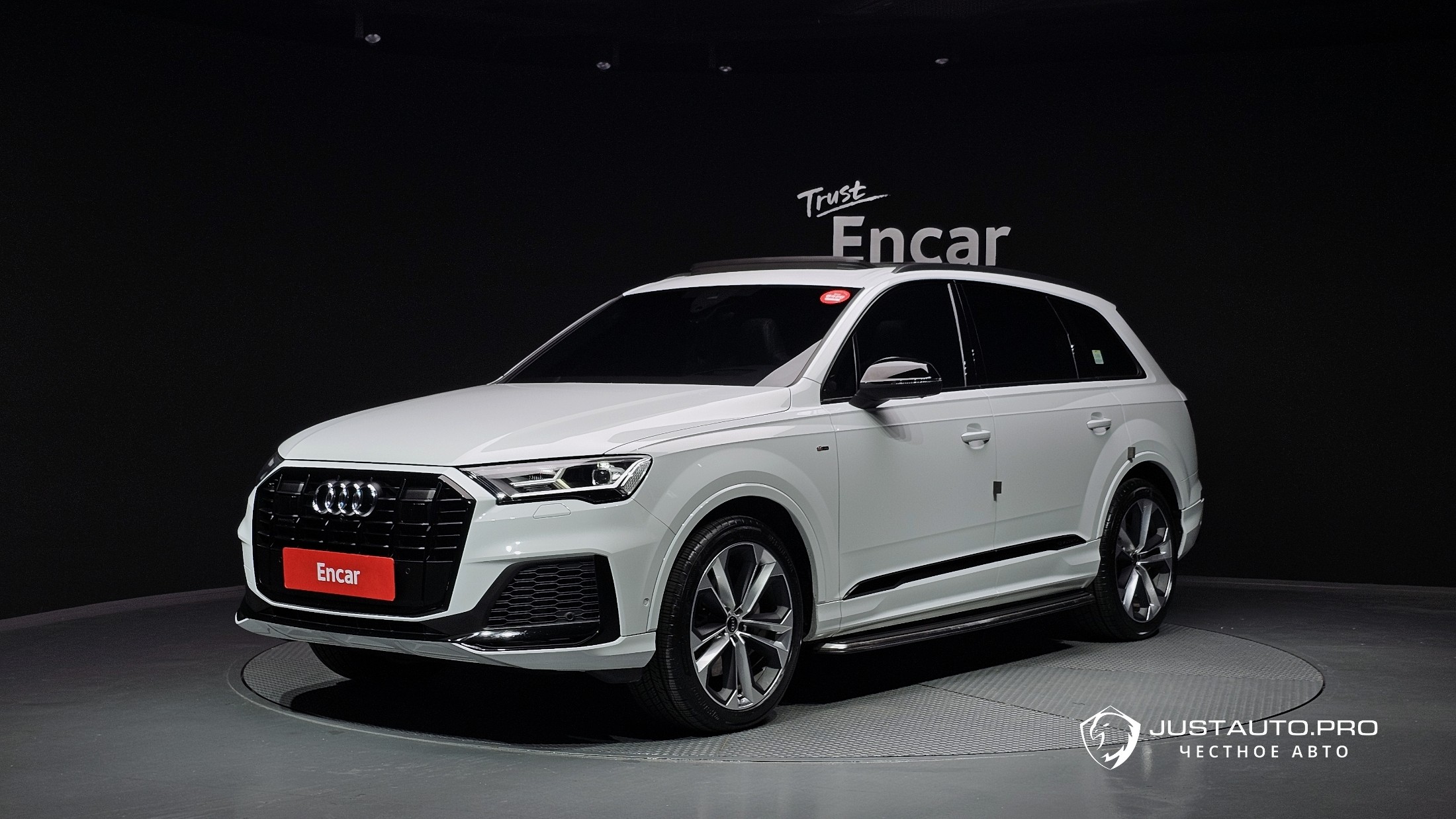 Автомобиль Audi Q7