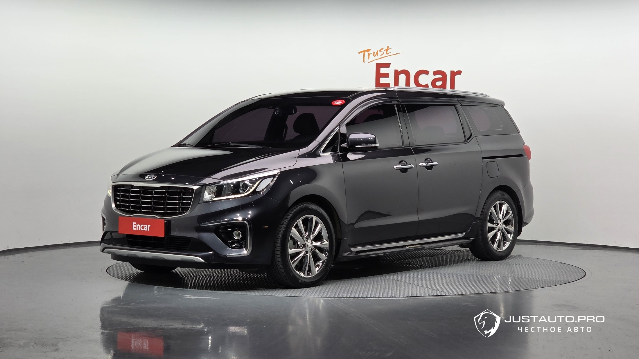 Автомобиль Kia Canival