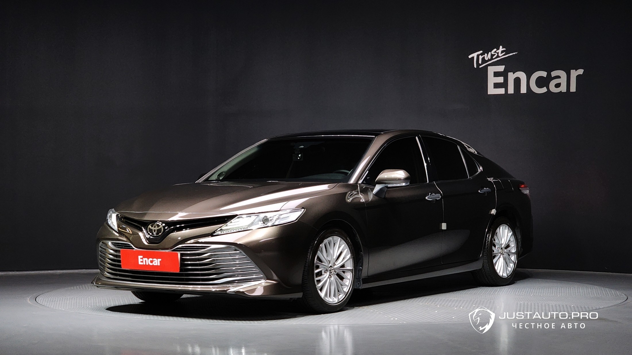 Автомобиль Toyota Camry