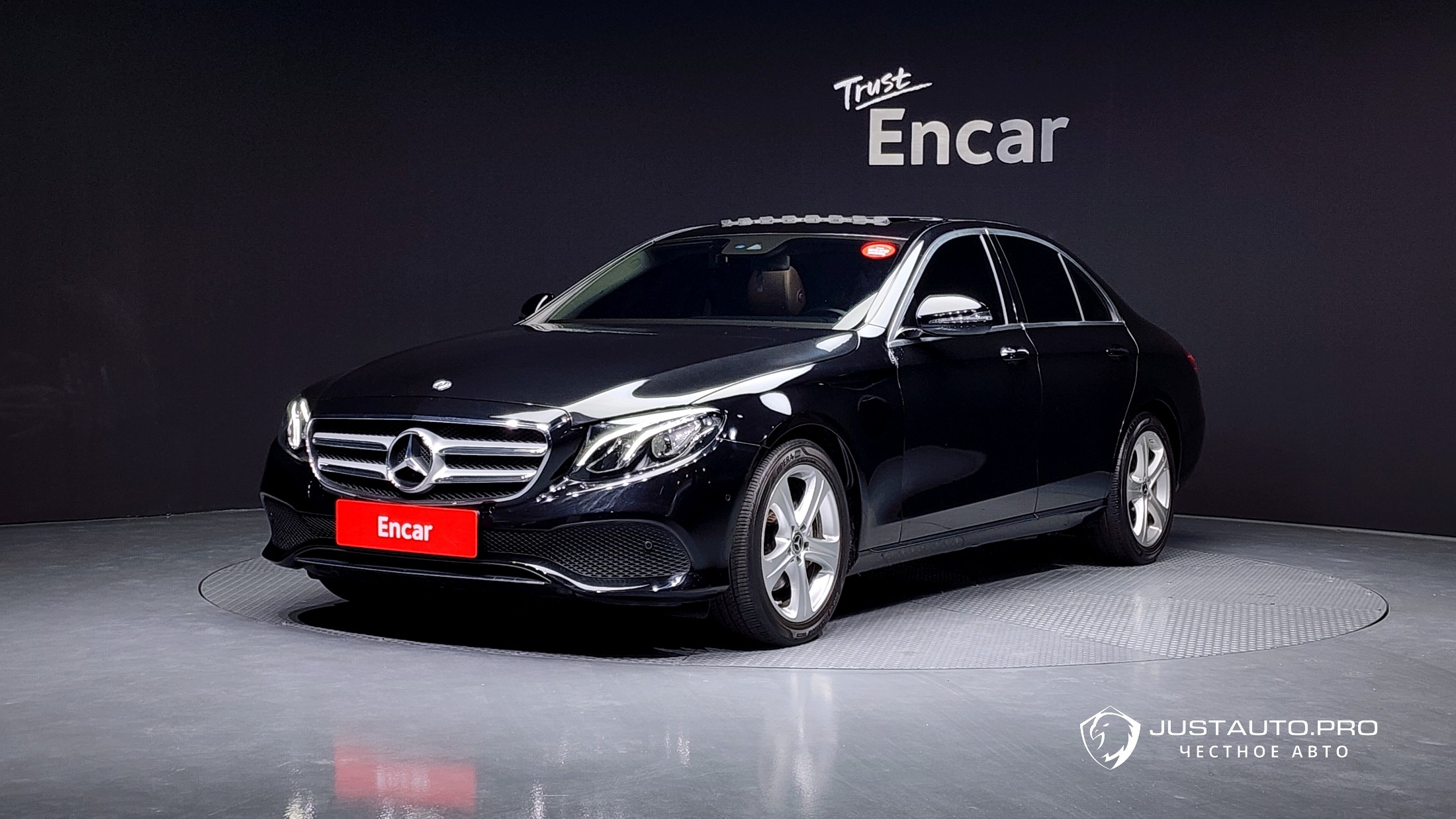 Автомобиль Mercedes-Benz E-Class