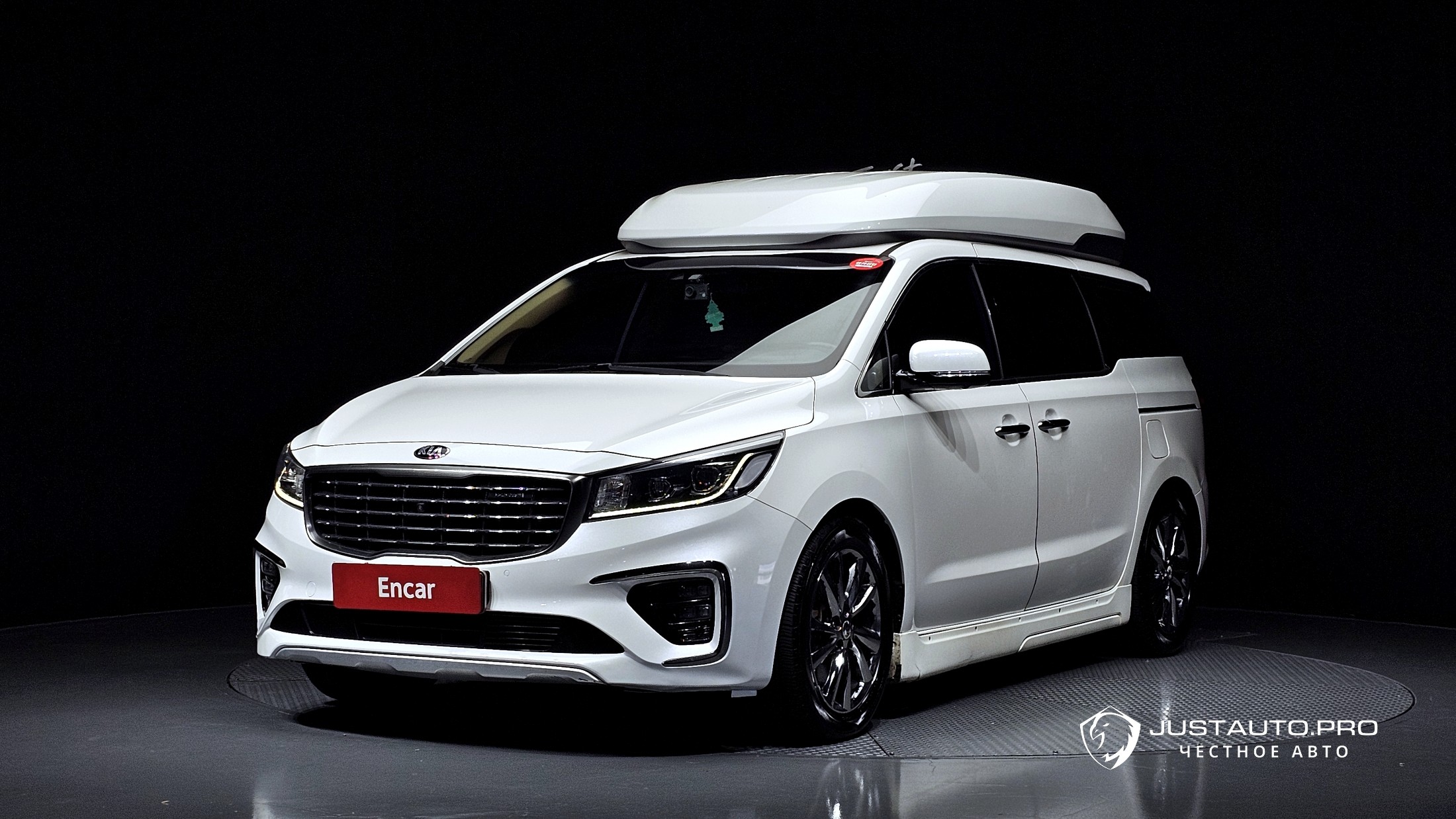 Автомобиль Kia Canival