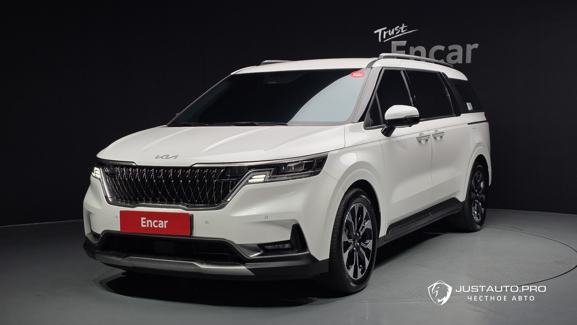 Автомобиль Kia Canival