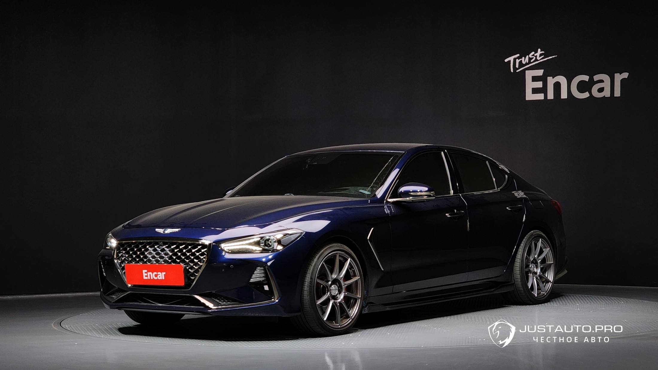 Автомобиль Genesis G70