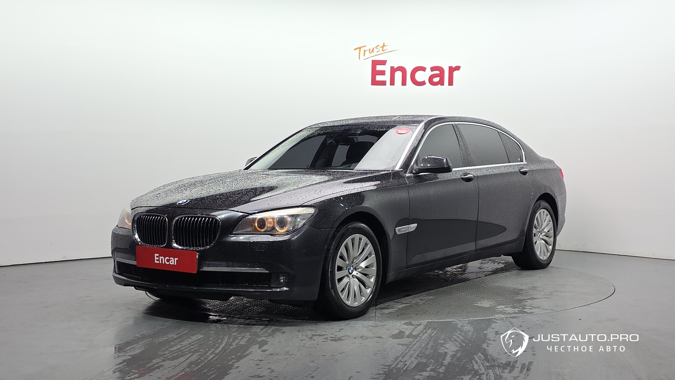 Автомобиль BMW 7-Series