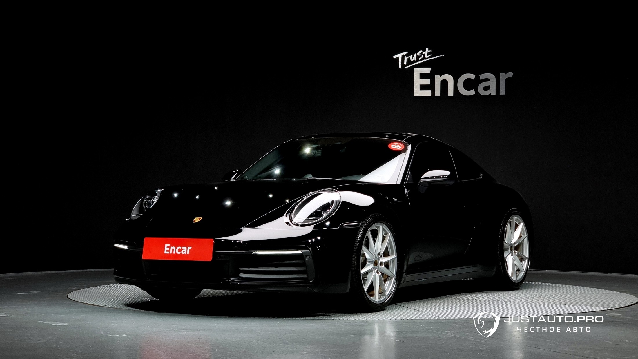 Автомобиль Porsche 911