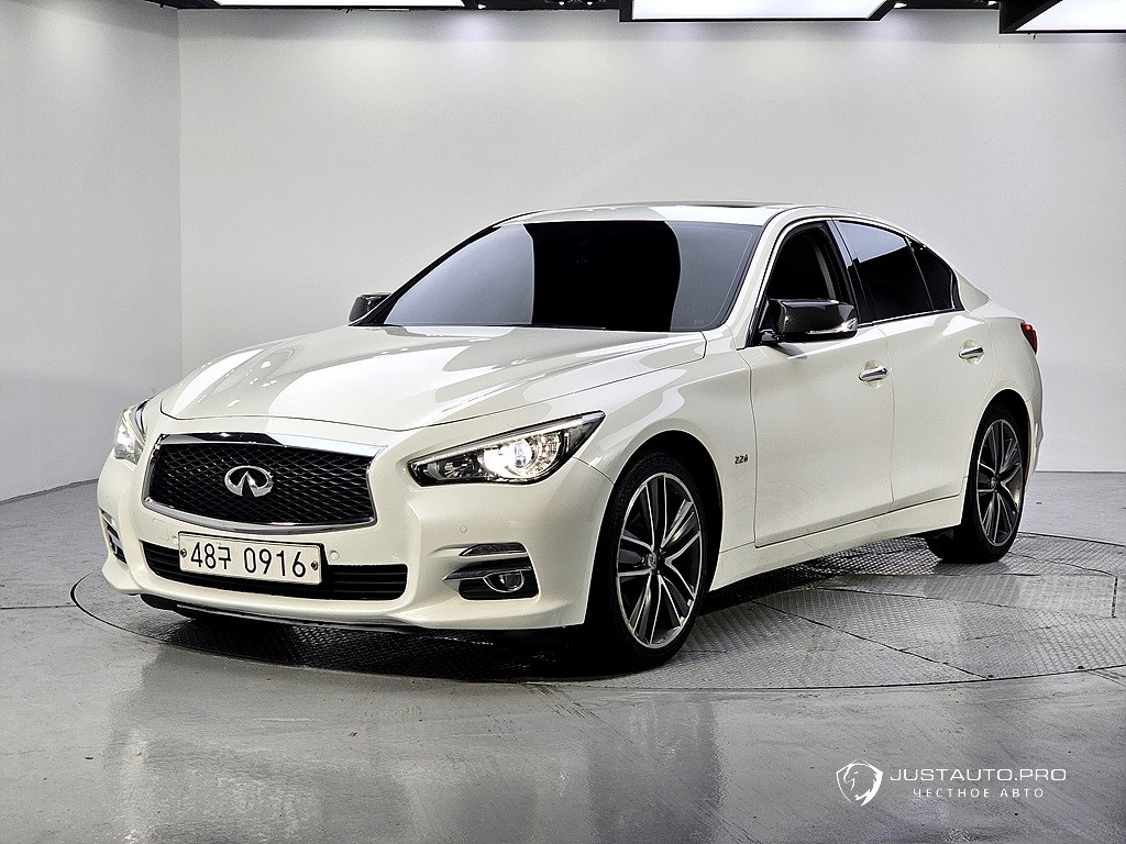 Автомобиль Infiniti Q50