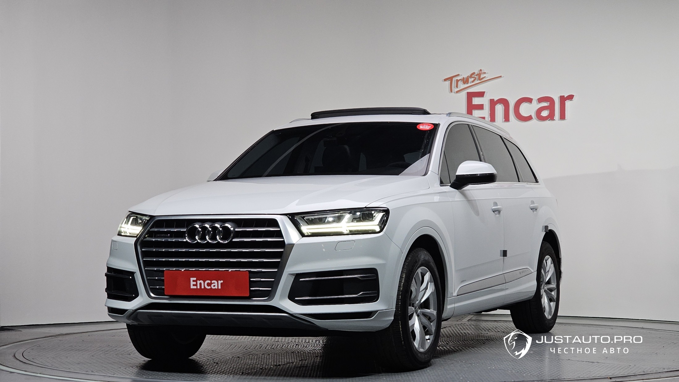 Автомобиль Audi Q7