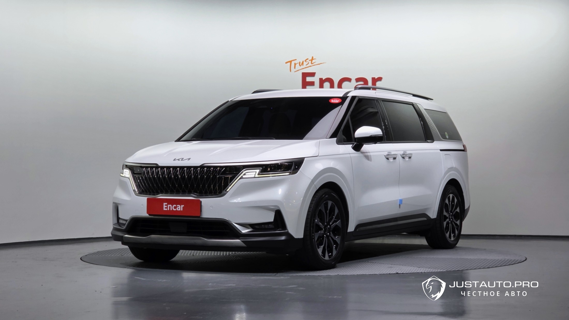 Автомобиль Kia Canival