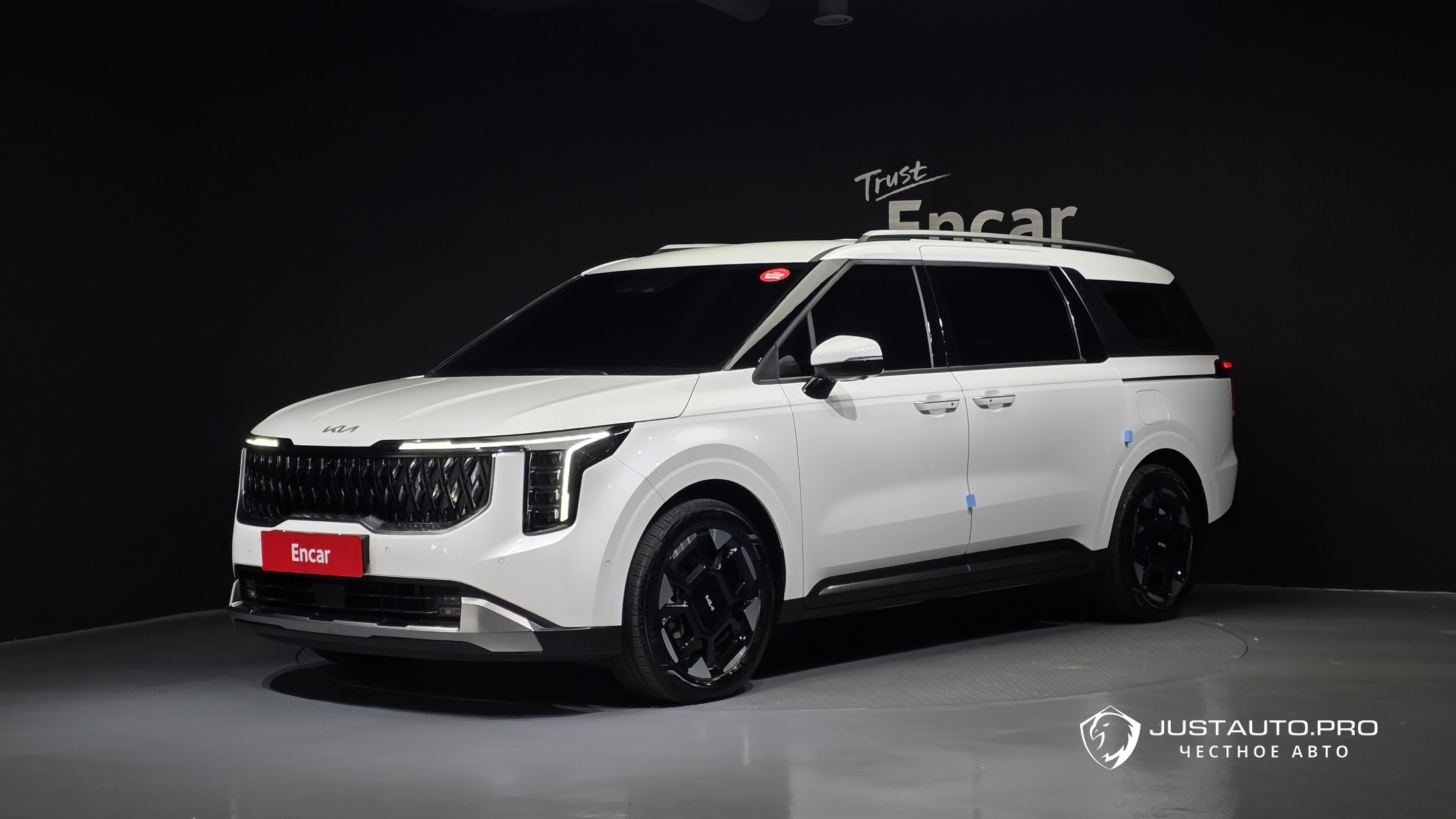 Автомобиль Kia Canival