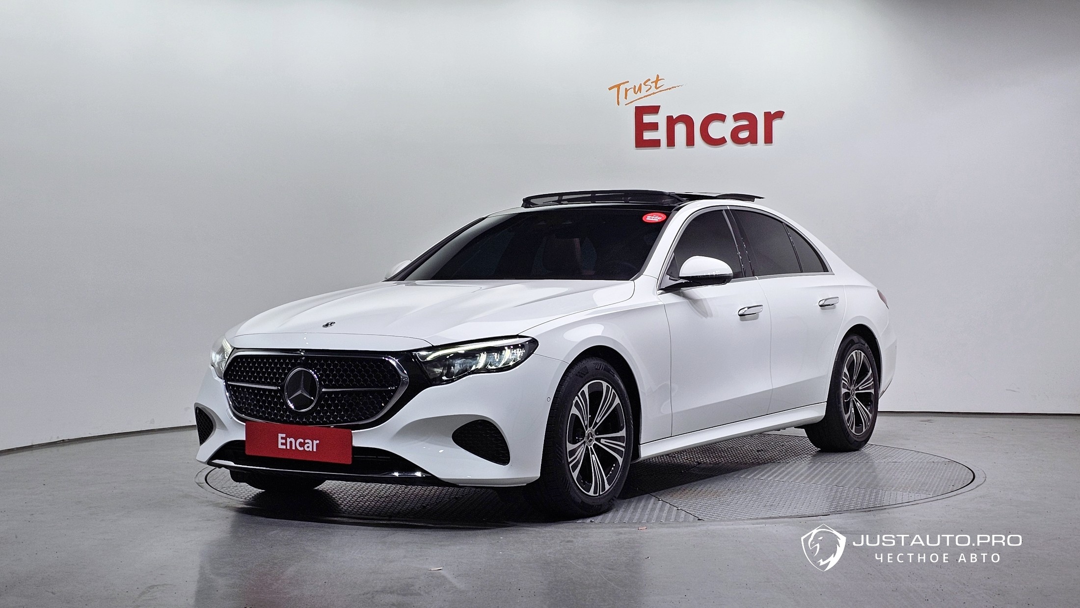 Автомобиль Mercedes-Benz E-Class