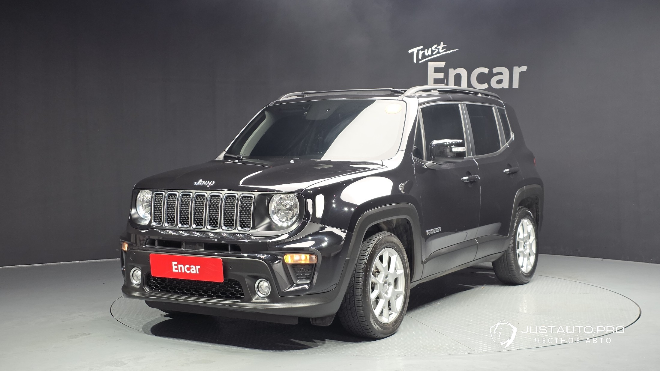 Автомобиль Jeep Renegade