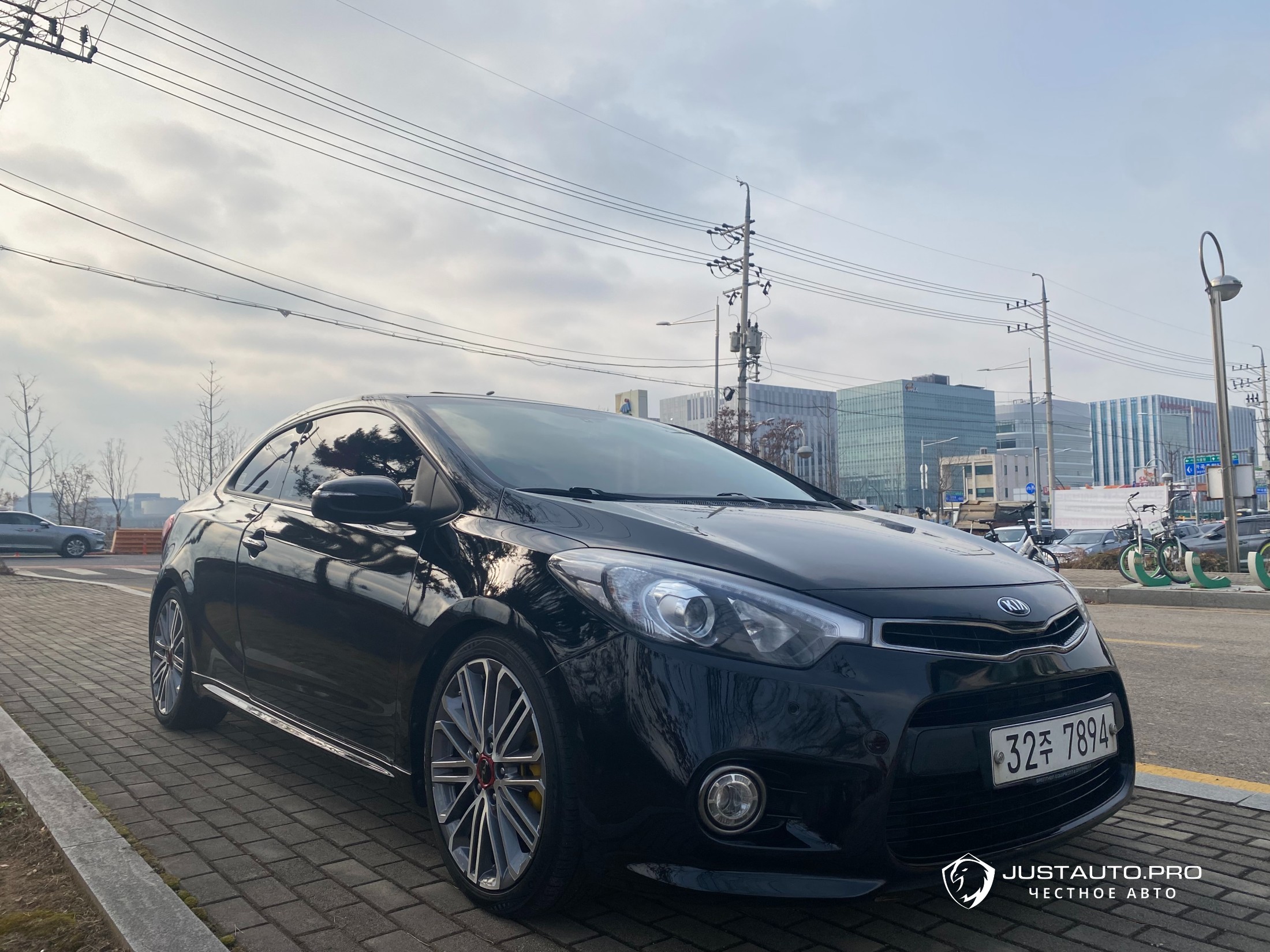 Автомобиль Kia K3