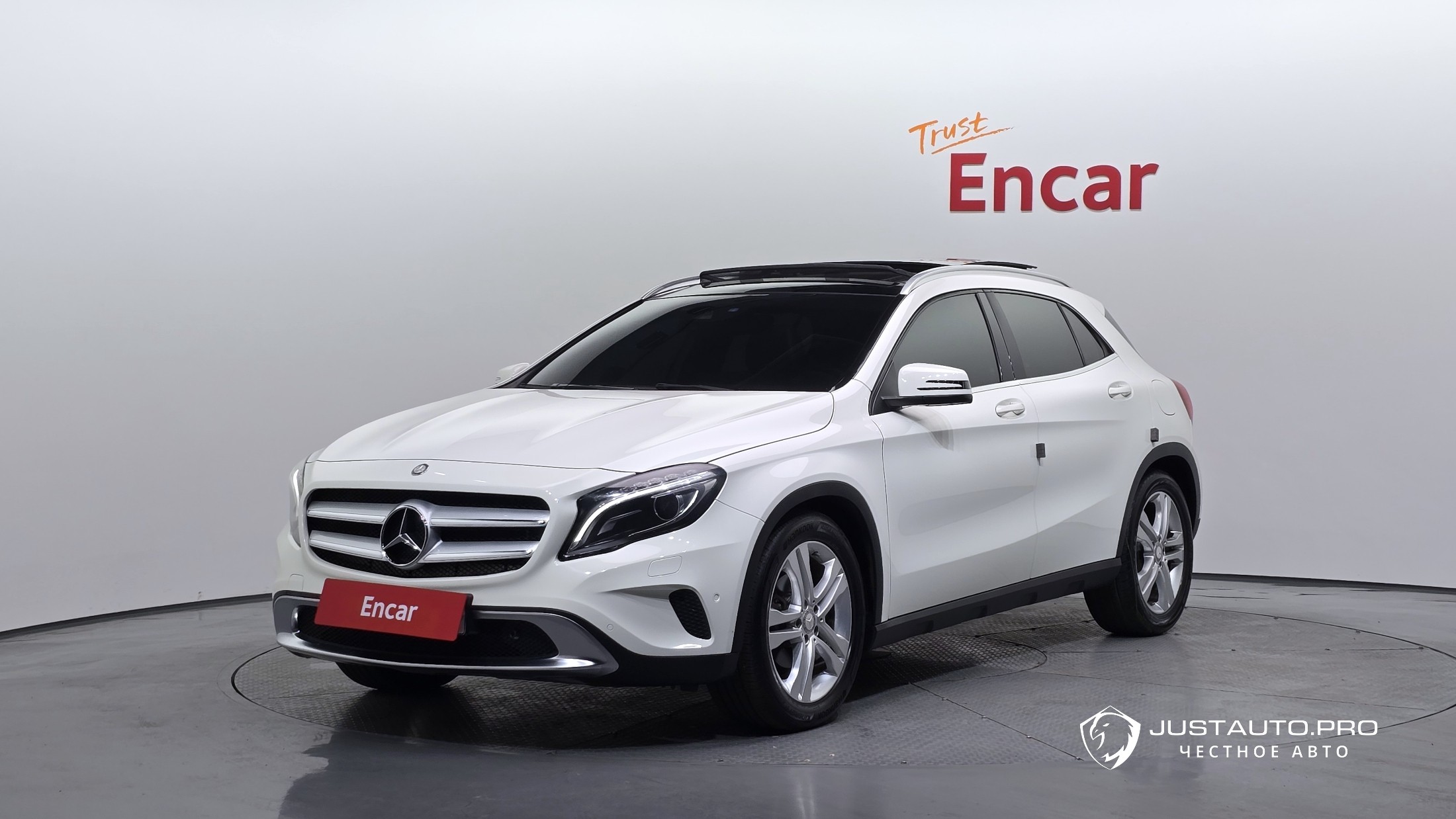 Автомобиль Mercedes-Benz GLA-Class