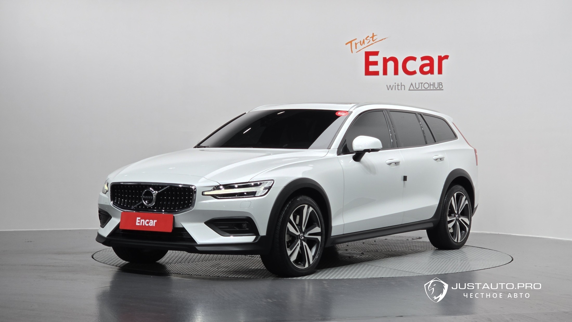 Автомобиль Volvo V60