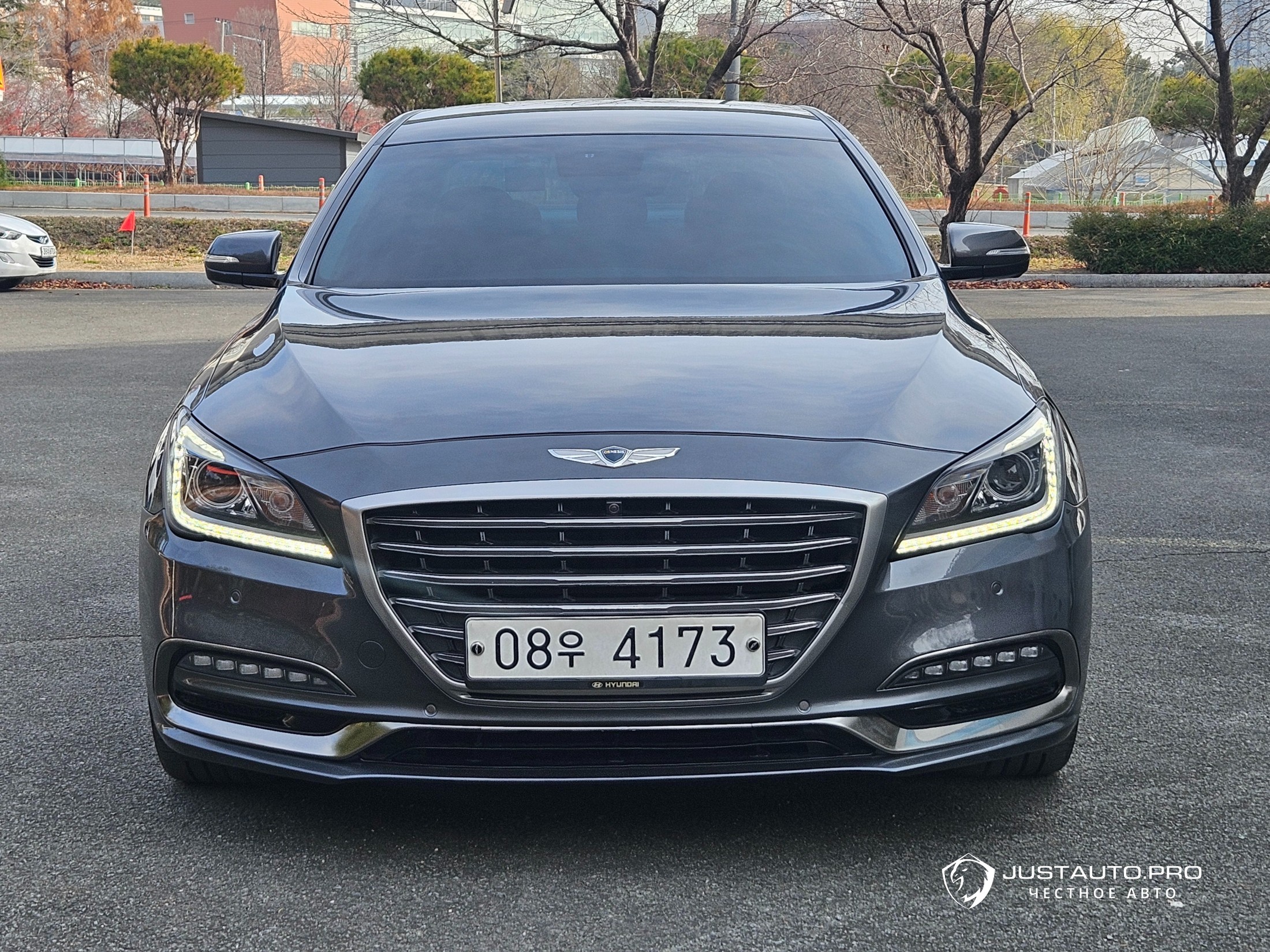 Автомобиль Genesis G80