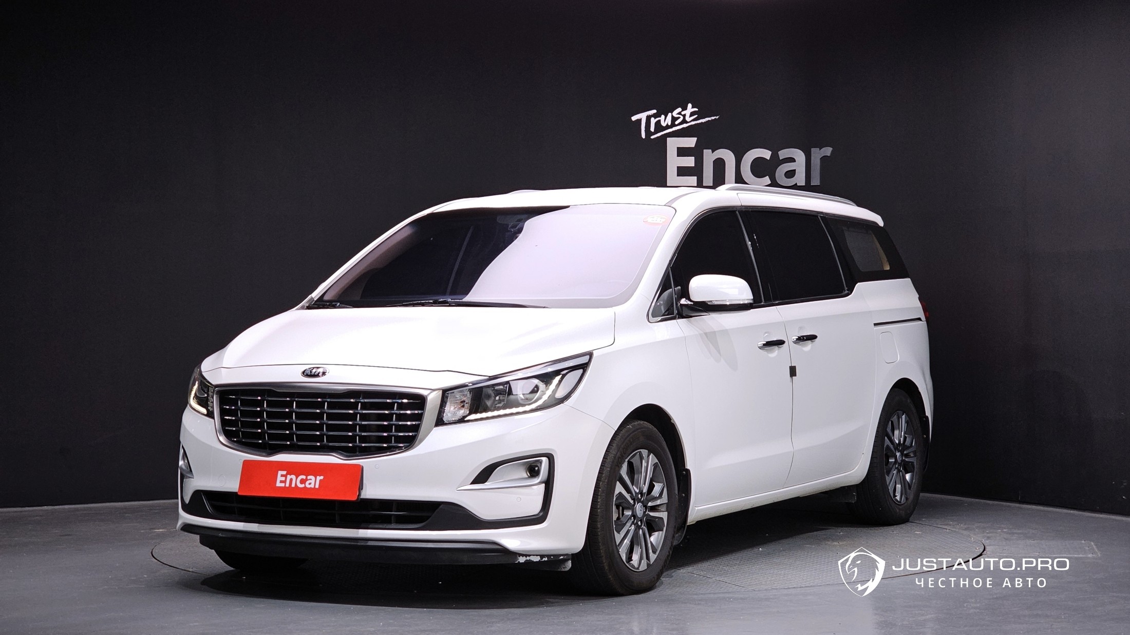 Автомобиль Kia Canival