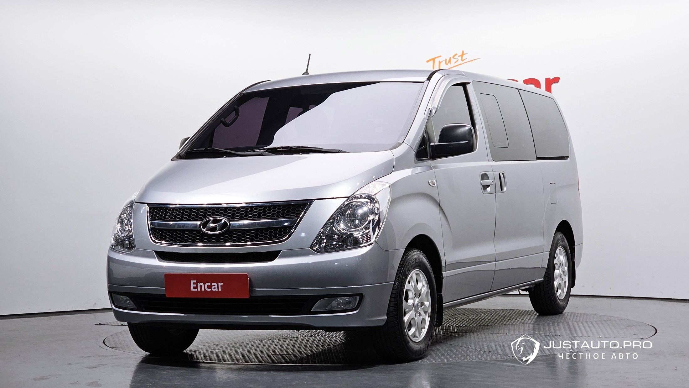Автомобиль Hyundai Starex