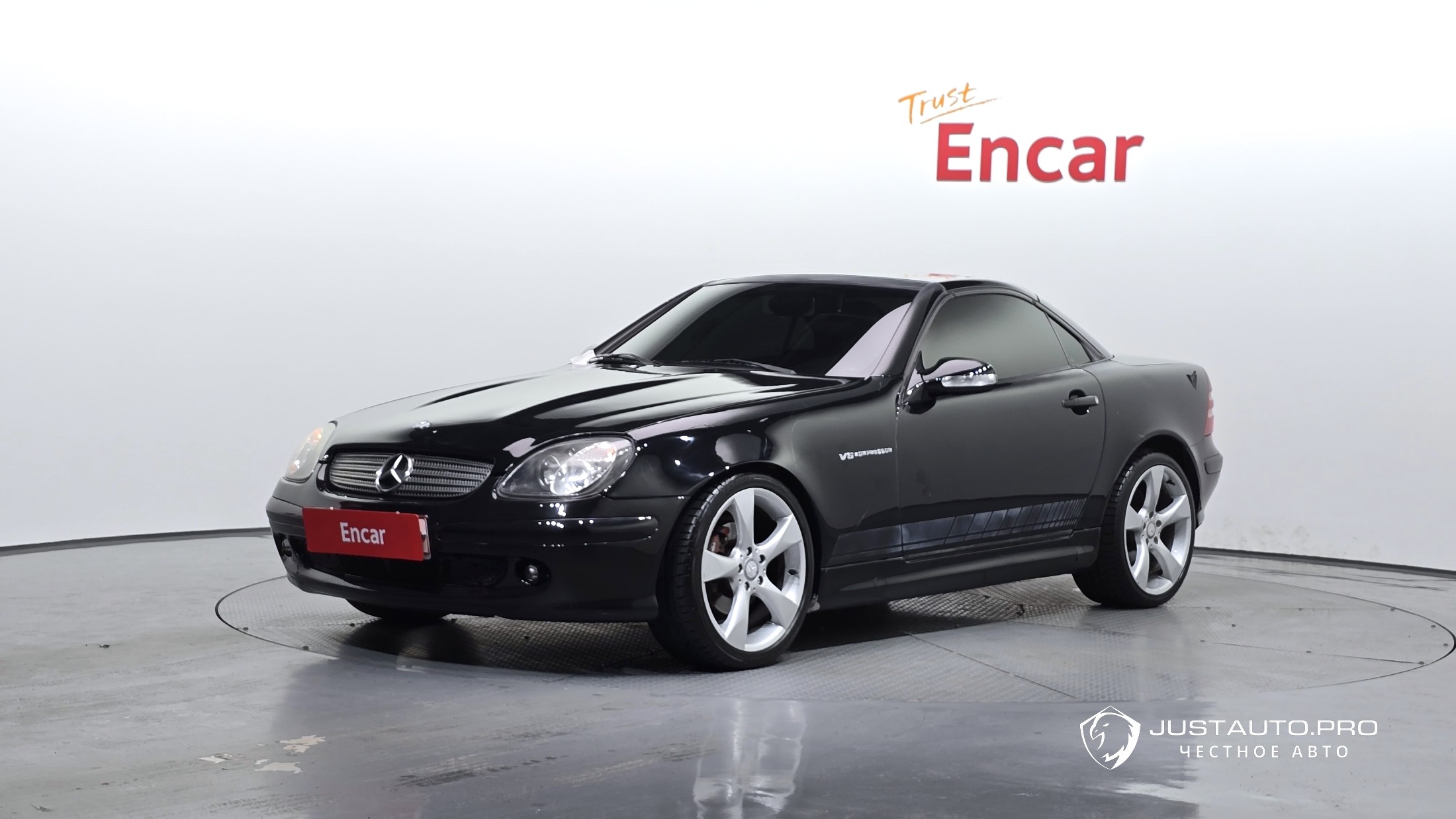 Автомобиль Mercedes-Benz SLK-Class