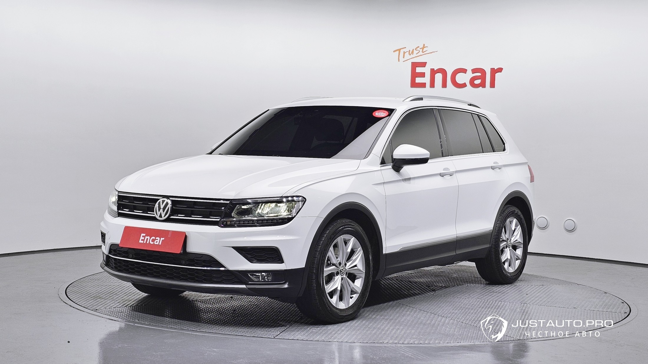 Автомобиль Volkswagen Tiguan