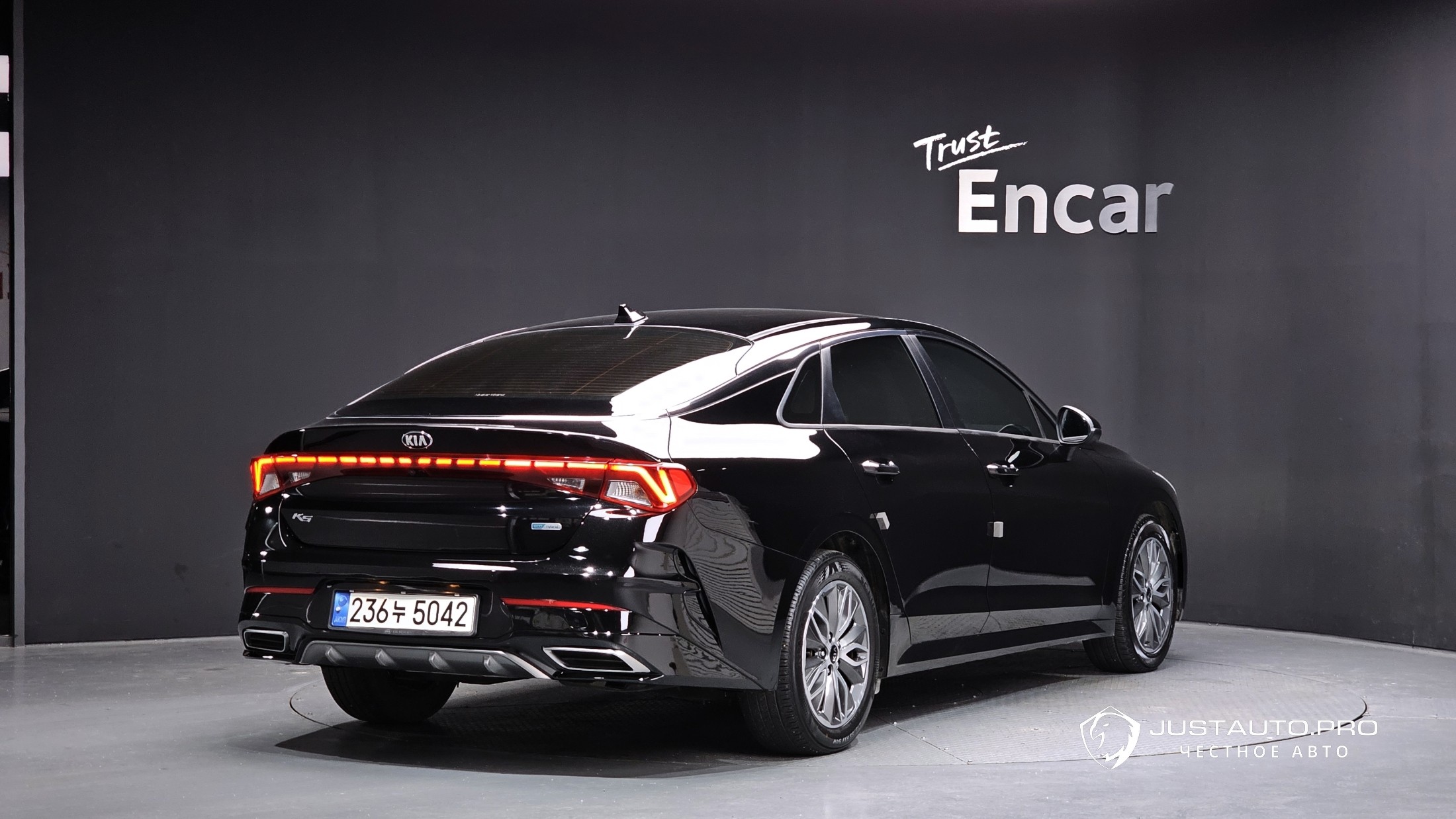 Автомобиль Kia K5