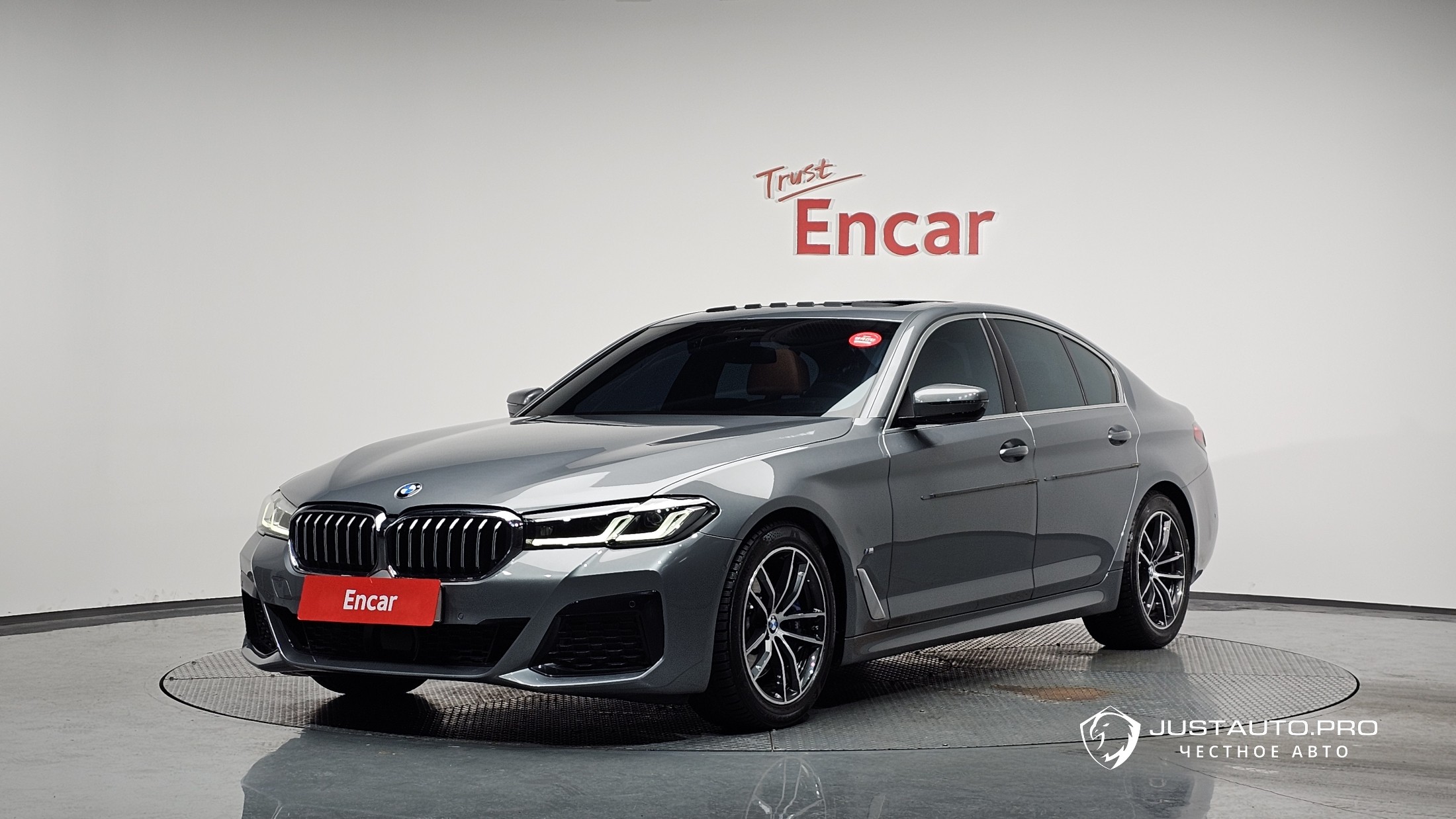 Автомобиль BMW 5-Series