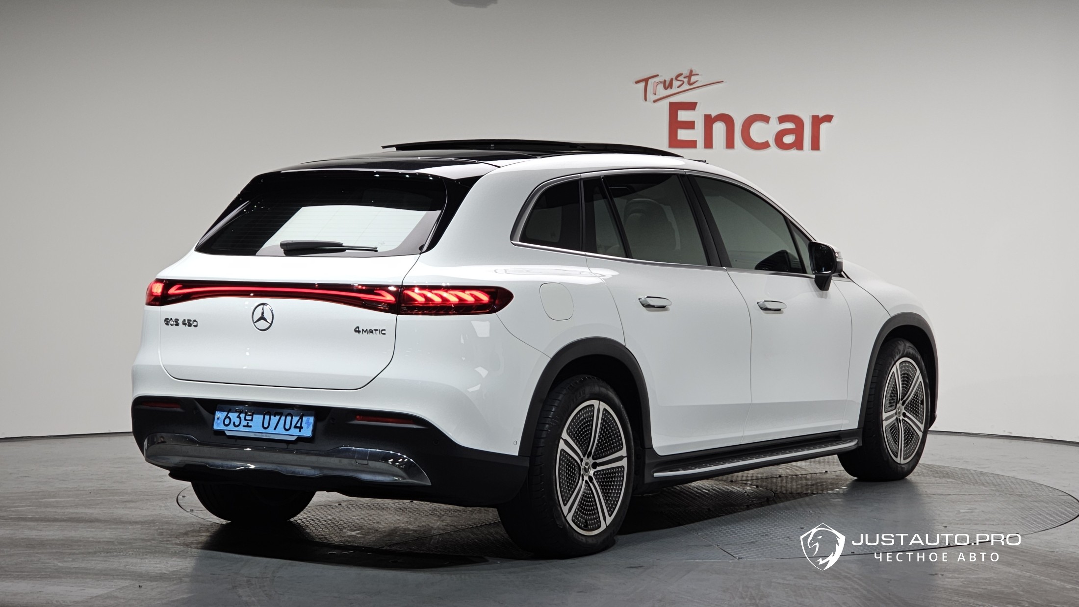 Автомобиль Mercedes-Benz EQS