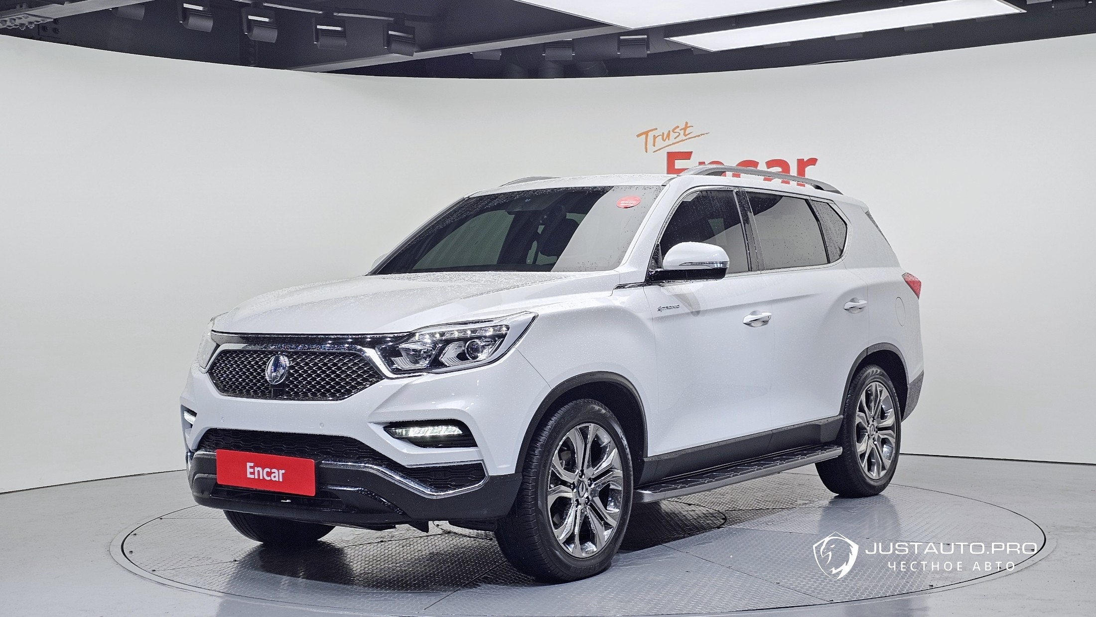 Автомобиль KG_Mobility_Ssangyong Rexton